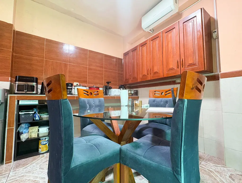 Kitchen & dining